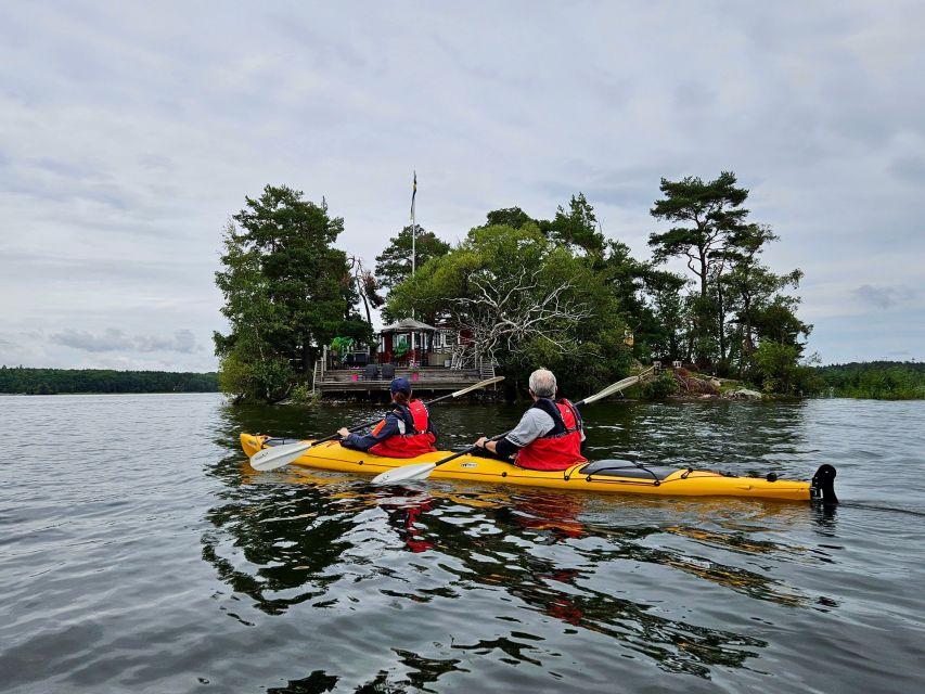 Stockholm: Guided Kayak Tour to Drottningholm Royal Palace - Seeing Drottningholm Palace from the water