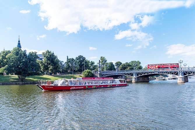 Stockholm Hop-On Hop-Off Bus & Boat Options - Gamla stan and the Royal Palace