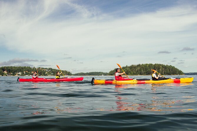 Stockholm: Kayaking tour around Vaxholm Archipelago with Fika - Norrhammen’s fishing cottages and homemade cakes