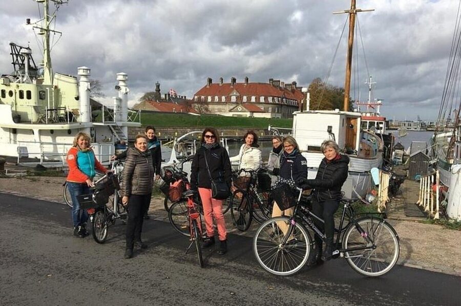Stockholm: Must-See Attractions Walking Tour with a Guide - Mårten Trotzigs Gränd, Stockholm’s narrowest alley