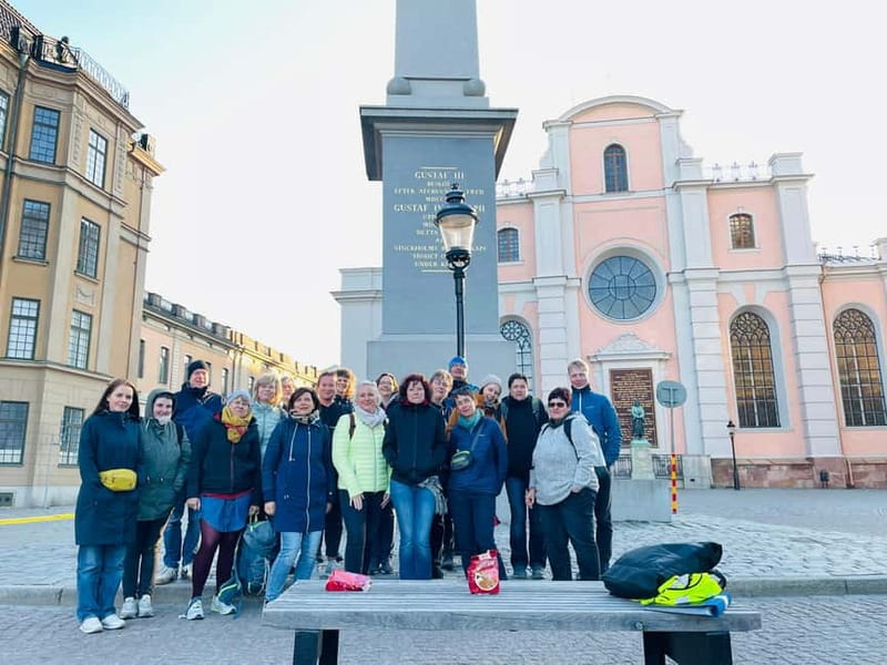 Stockholm: Old Town Guided Walking Tour (English / Deutsch) - The Royal Palace and Stockholm Cathedral