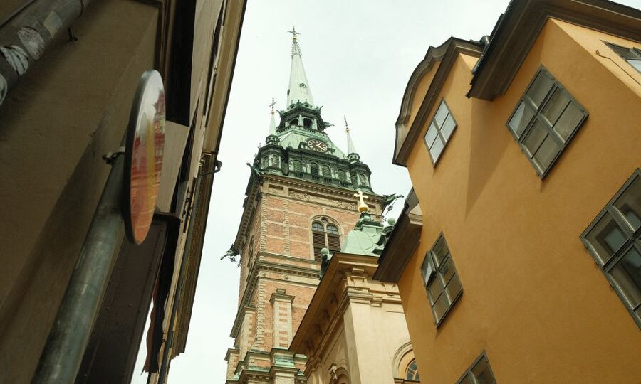 Stockholm: Old Town Self-Guided Tour Learn and solve Puzzles - From royal sights to small historical clues