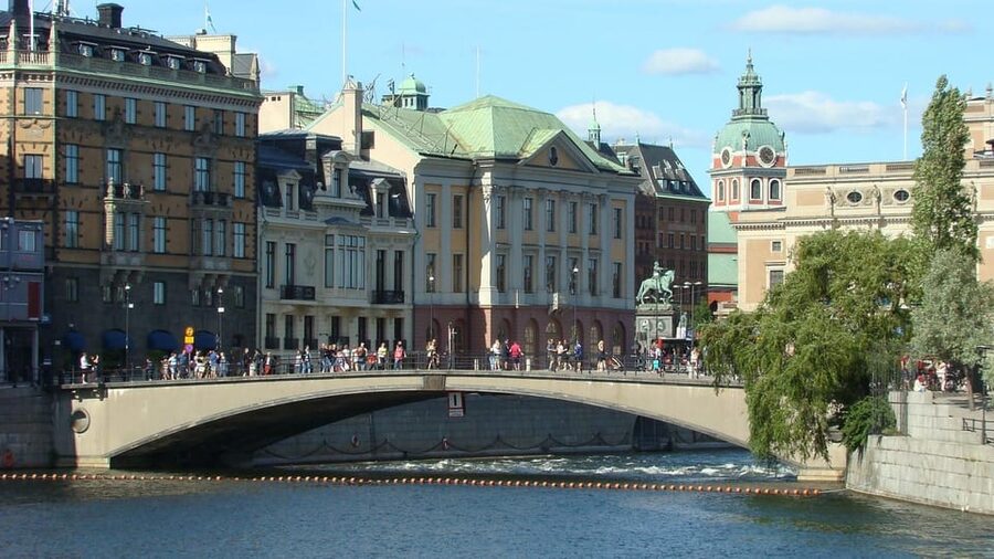 Stockholm: Old Town Walking Tour and the Vasa Museum - Meeting at Gamla Stan metro station