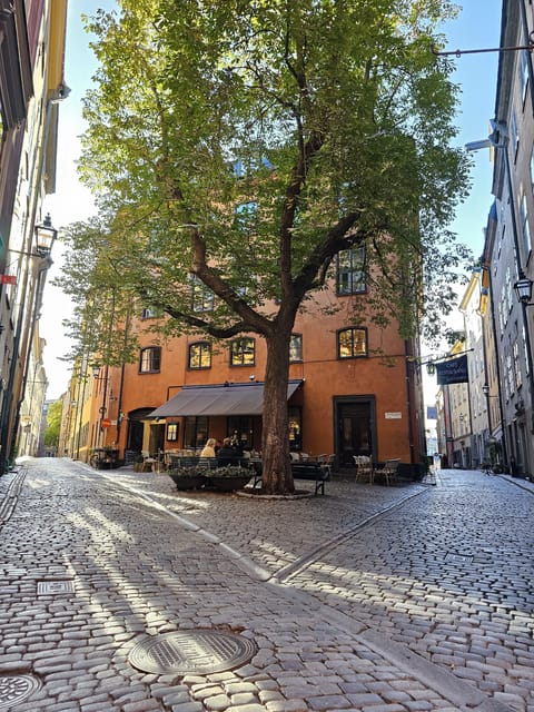 Stockholm: Old Town Walking Tour, stories and secrets - Starting beside the Post Museum
