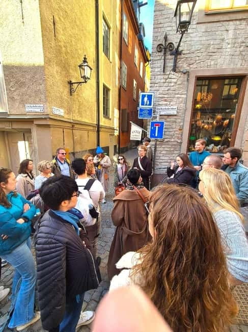 Stockholm: Old Town Walking Tour with Local Guide - Mårten Trotzigs Gränd and the small details of the old city