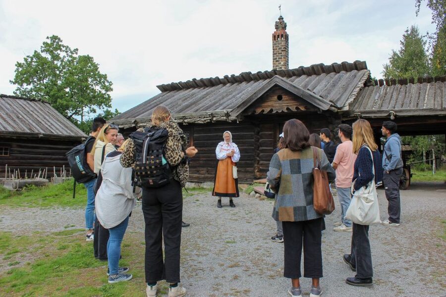 Stockholm: Personalized Guided Tour for Families - Weather, walking, and family comfort
