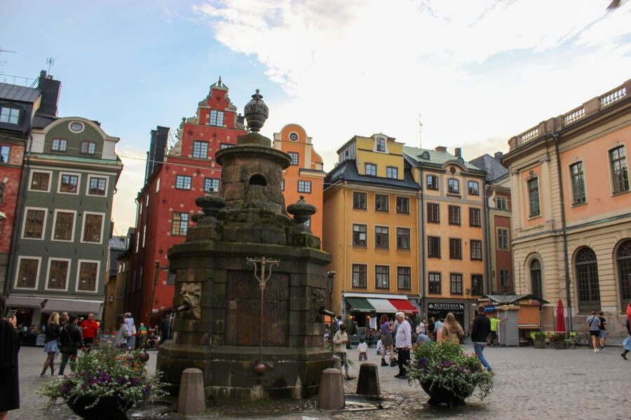 Stockholm: Personalized Guided Tour for Families - Gamla Stan: medieval streets with a spooky edge