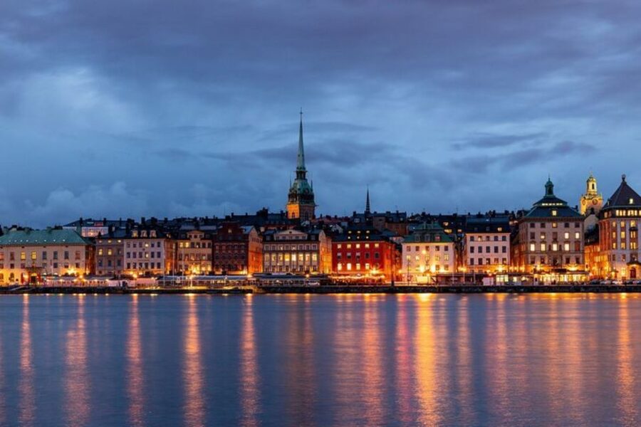 Stockholm: Private Custom Walking Tour With A Tour Guide - Starting with Stockholm’s main sights