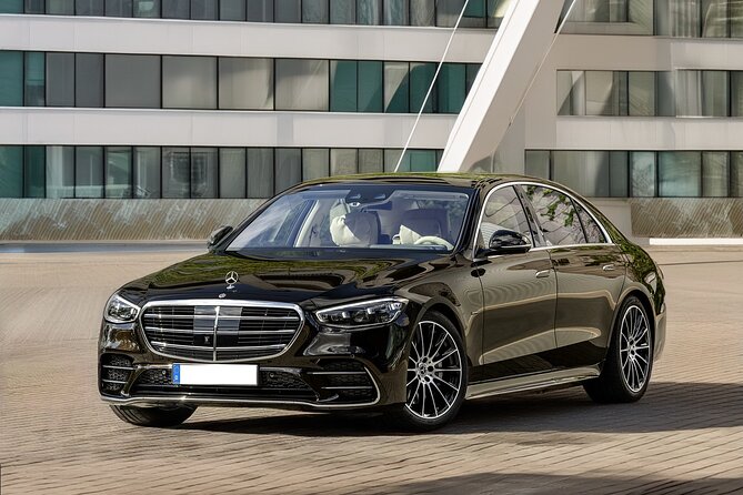 Stockholm- Private transfer to/from Arlanda Airport and city - Arriving at Arlanda and finding your driver