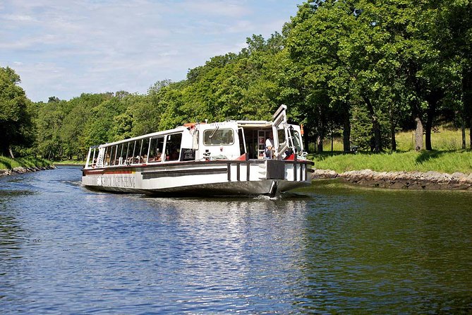 Stockholm Royal Djurgården Boat Tour - Fjäderholmarna and the open water