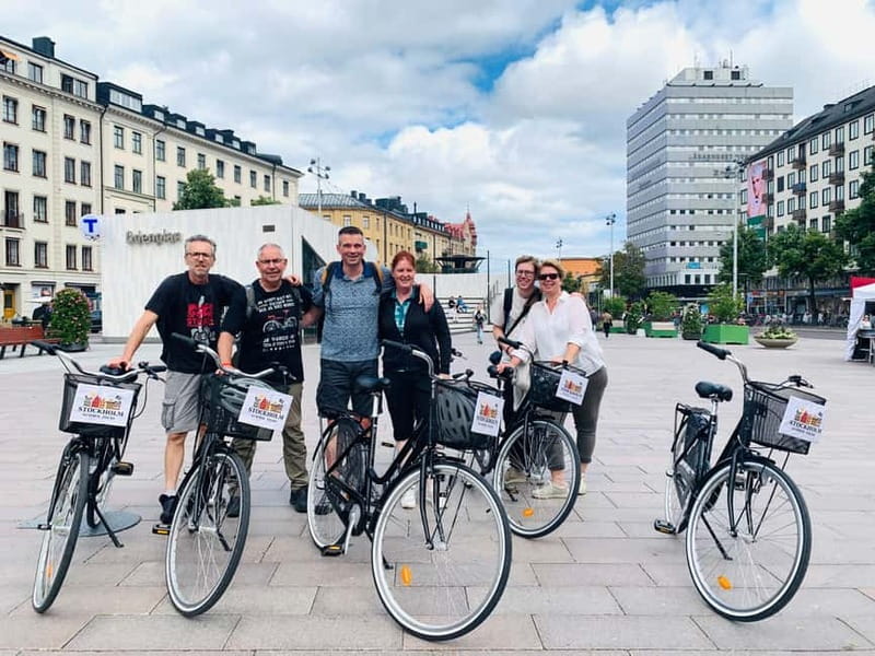 Stockholm's Best Bike Tour! (English / Deutsch) - Entering Gamla Stan, Stockholm’s medieval core
