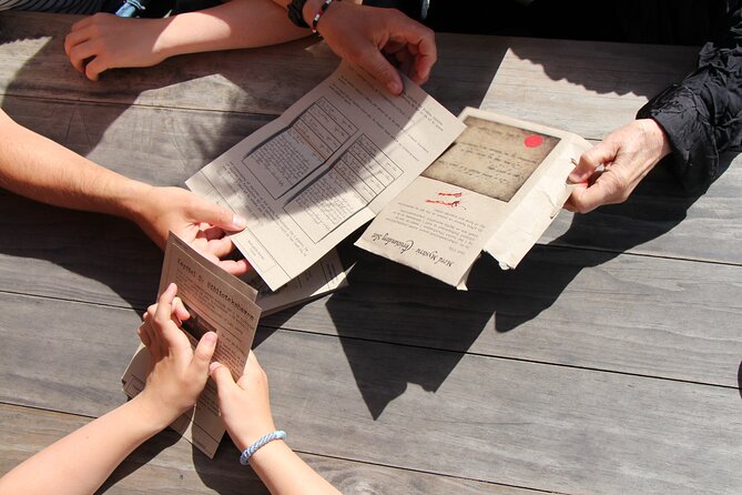 Stockholm Self-Guided Murder Mystery Tour by the Royal Palace - Starting at Kartbutiken on Mäster Samuelsgatan