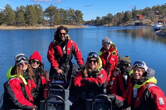 Stockholm Speed Boat 2 Hour Archipelago Tour - From Strandvägen to the open water