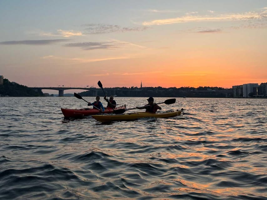 Stockholm: Sunset Kayak Tour in the City + Swedish Fika - Swedish fika beside the water