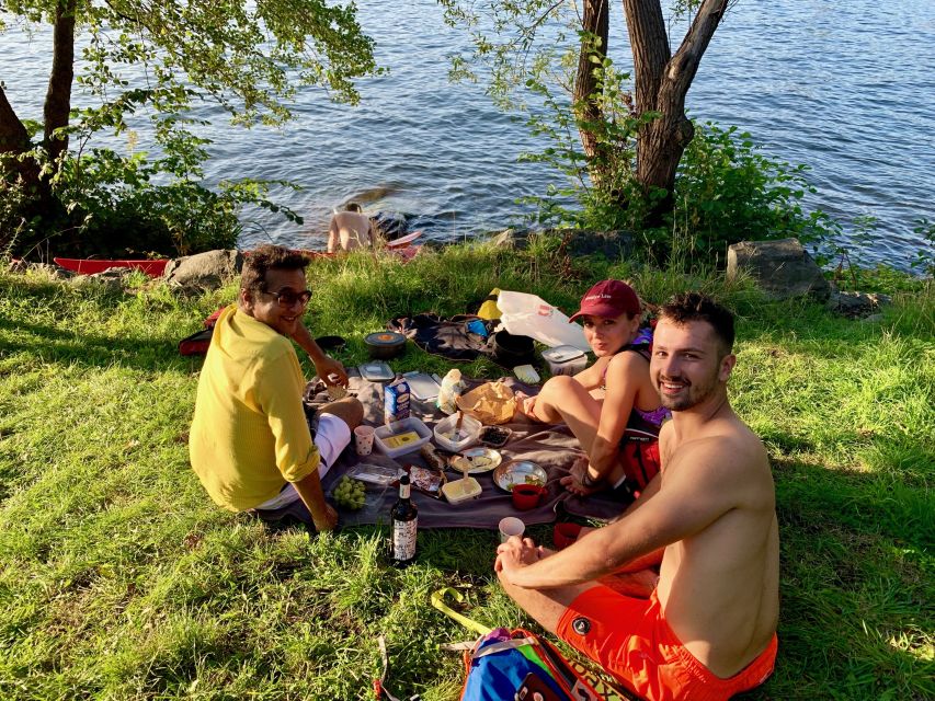Stockholm: Sunset Kayak Tour in the City + Swedish Fika - The second 90-minute paddle at sunset