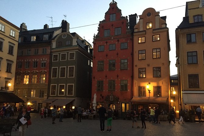 Stockholm Top attractions all-inclusive Gran Tour Winter Edition - Stortorget and Gamla Stan finish the city story