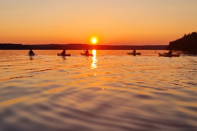 Sunset kayak tour with fika on Stockholms lakeside - Leaving Stockholm for Lake Mälaren