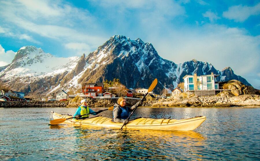 Svolvaer: 2-Hour Winter Kayaking Adventure - The first paddle: simple instruction before open water