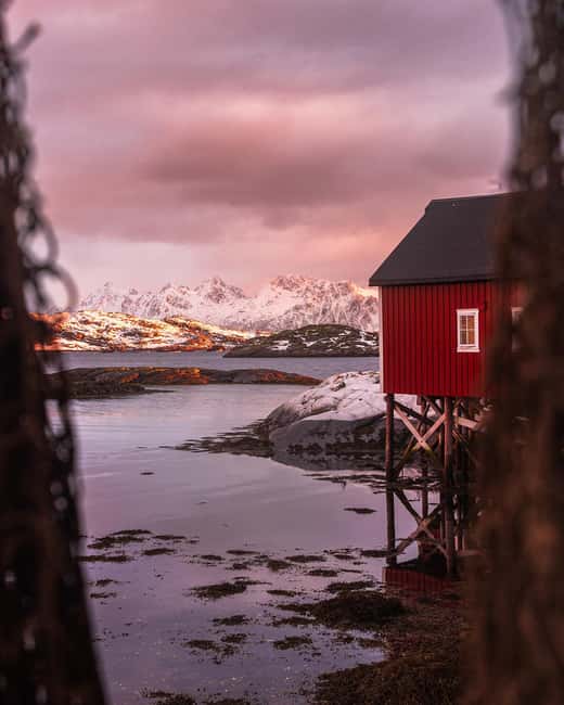 Svolvær and Henningsvær Sightseeing and History Tour - Why this route gives you more than a photo stop