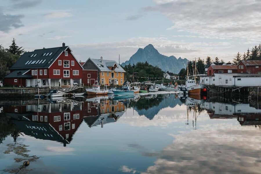 Svolvær: Lofoten Scenic Sightseeing Tour: Half day tour - Starting in Svolvær with a small group