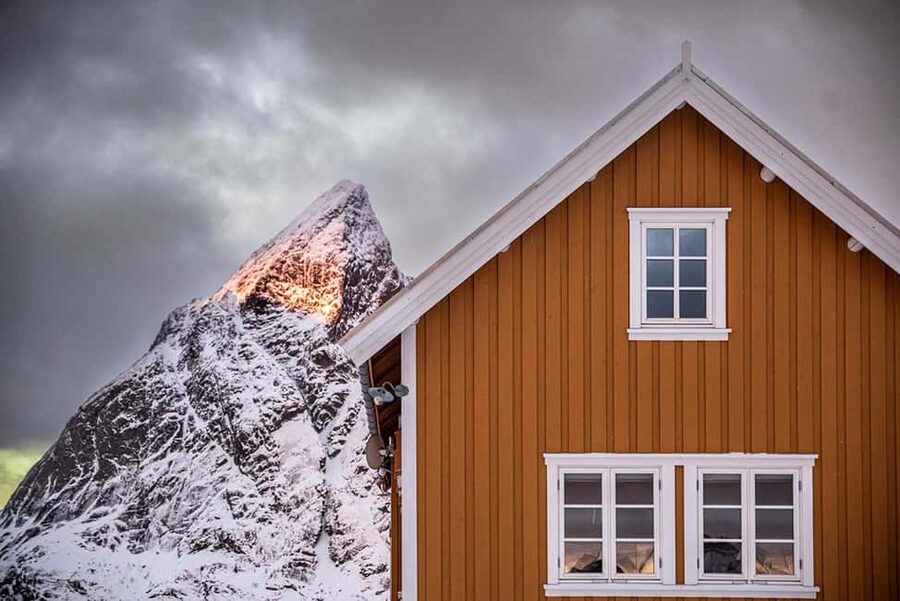 Svolvær: Reine, Hamnøy, Sakrisøy Photo Tour - A guide who watches the weather