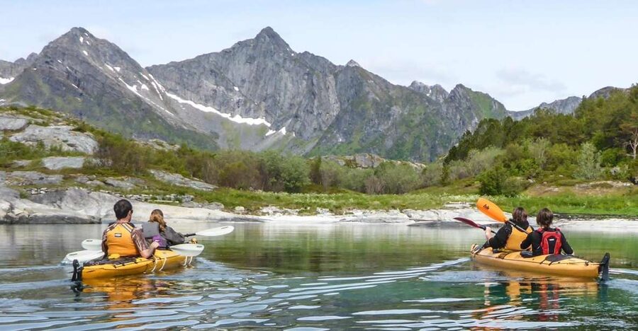 Svolvaer: Sea Kayaking Experience - Paddling through islands, bays, and beaches