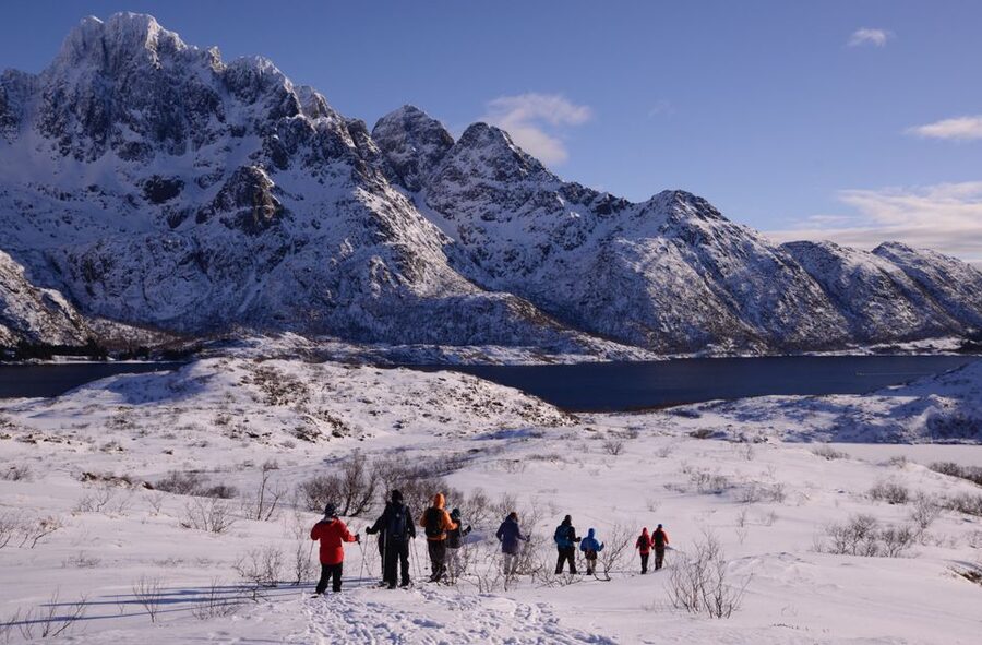 Svolvær: Snowshoe Nature Explorer - Who will enjoy this most