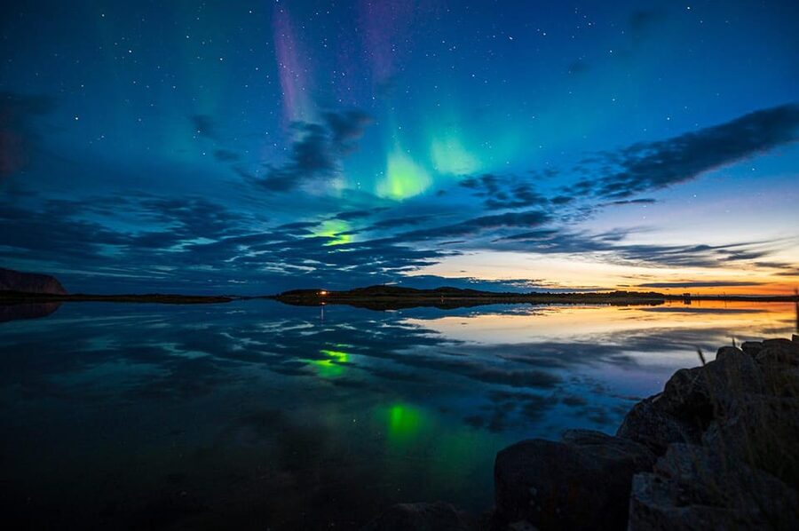 Svolvær: Ultimate Aurora Hunt - Hot drinks and a sensible approach to the cold