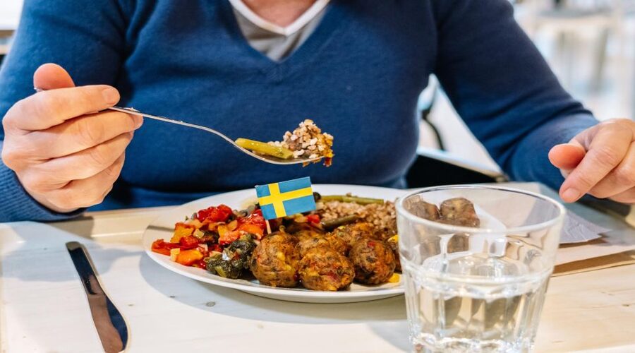 Swedish Beer Tasting Tour in Stockholm Old Town Pubs - Meeting your guide beside Storkyrkan