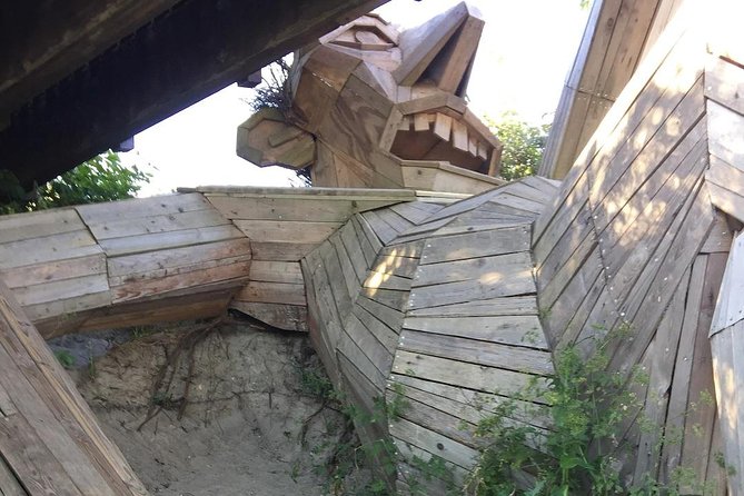 The Forgotten Giants Private Tour - What the private vehicle adds
