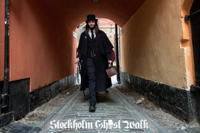 The Original Stockholm Ghost Walk and Historical Tour - Gamla Stan - The guides are the heart of the experience