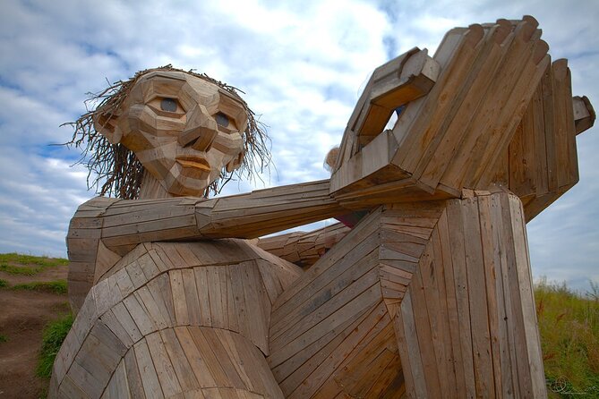 The Six Forgotten Giants Trolls Hunt with Minibus - Little Tilde at Vallensbæk Mose