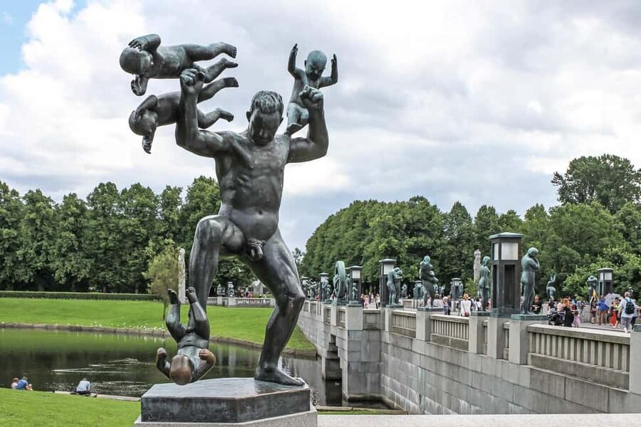 The Vigeland Park in Oslo: Insta-Perfect Walk with a Local - Monolitten and the park’s artistic focus