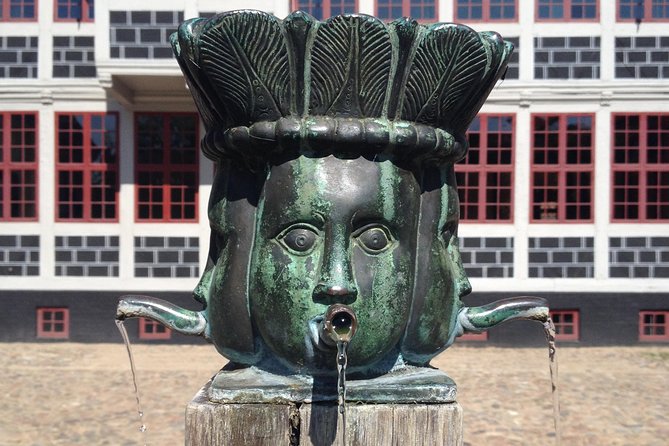 Time travel in Aarhus - Harbor return help for cruise passengers