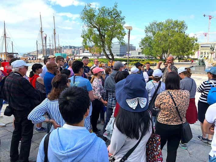 Tour a Pie en Oslo en Español - Aker Brygge and the waterfront