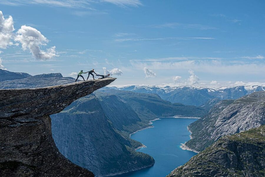 Trolltunga: Trolltunga Summer Hike - Viewpoints across the valley