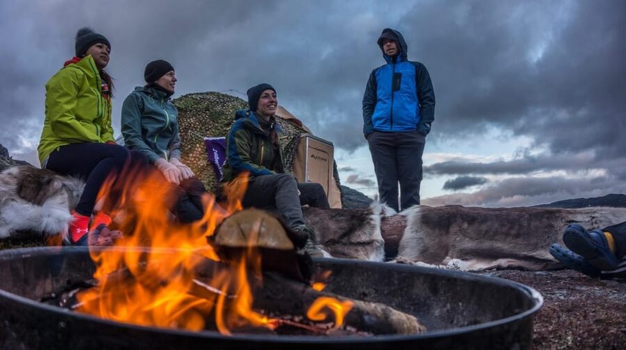 Trolltunga: Trolltunga Sunset Glamping - Trolltunga with a lighter pack