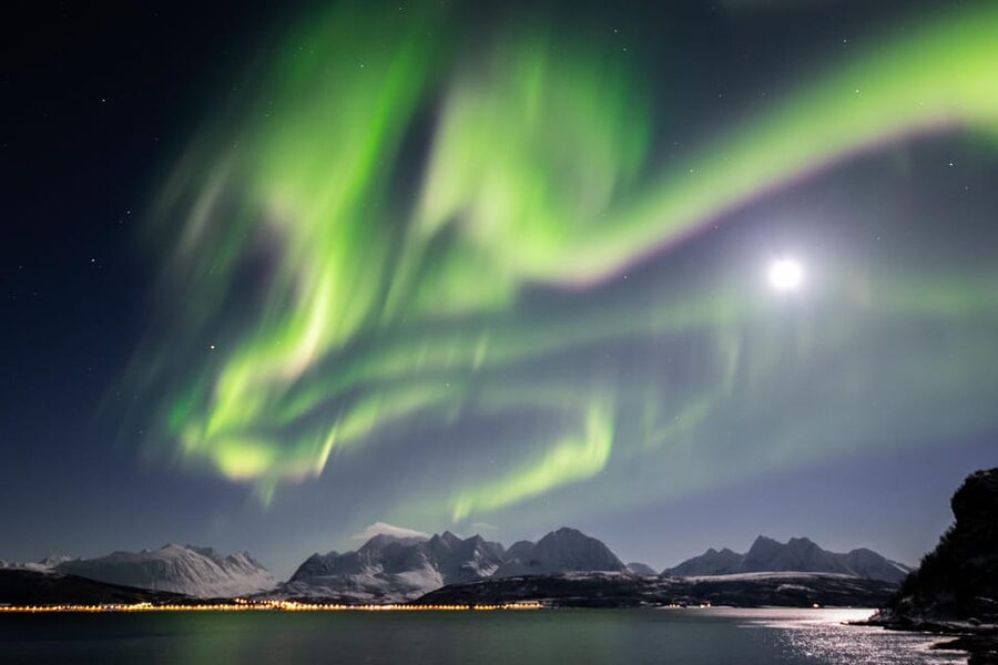 Tromsø: Aurora Borealis, Campfire, Hot Meal, Arctic Tour - Why the route may reach Finland