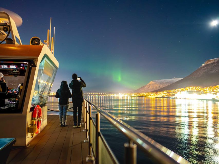 Tromsø: Aurora Dinner Cruise by Hybrid-Electric Catamaran - Dinner at the secret stop