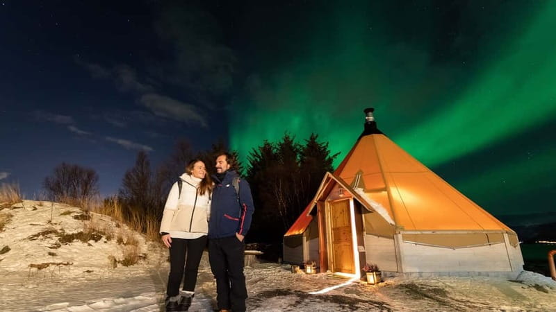 Tromsø: Aurora Safari Chase by big bus with Camp meal - Choosing the camp by the forecast