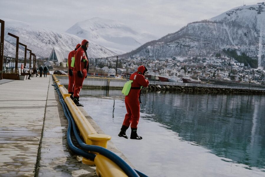 Tromsø city center Urban Floating experience - Winter Polar Night or summer midnight sun