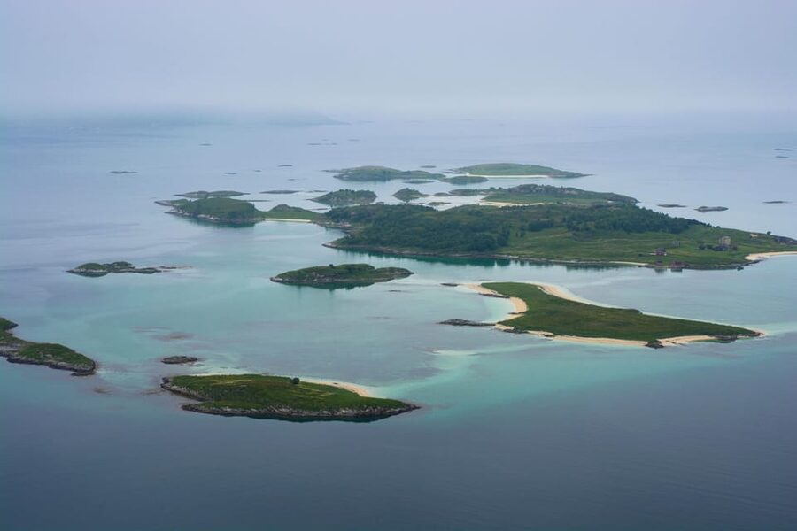 Tromsø: Fjords and Sommarøy Islands Tour with Salmon Picnic - What to wear and pack for Arctic conditions