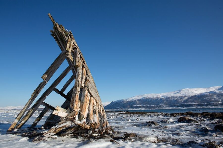 Tromso: Guided Fjord Expedition in Kvaløya with Light Lunch - Sommarøy: the scenic finish