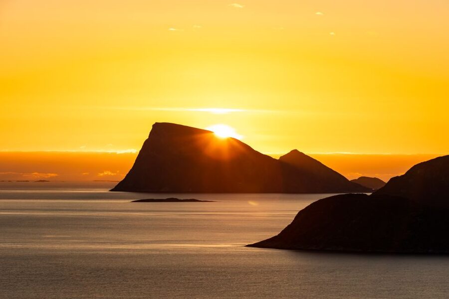Tromso: Guided Fjord Expedition in Kvaløya with Light Lunch - Should you book this Tromsø fjord tour?