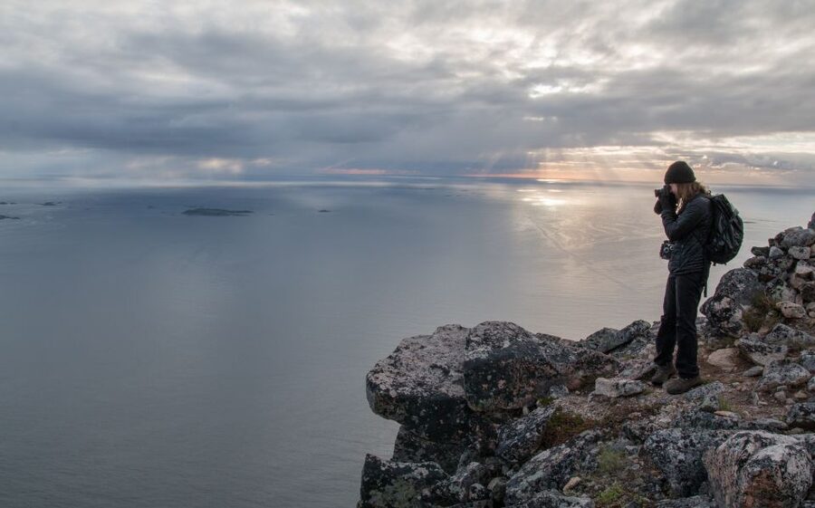 Tromsø: Midnight Sun Hike in the wilderness - Fjords, peaks, and valleys from the viewpoint