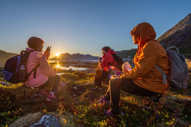 Tromsø: Midnight Sun Hike with Wandering Owl - Food at the summit, with warm drinks