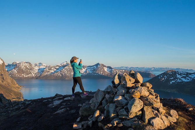 Tromsø: Midnight Sun Hike with Wandering Owl - Guides who shape the evening