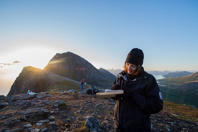 Tromsø: Midnight Sun Hike with Wandering Owl - Meeting at Scandic Ishavshotel and heading west