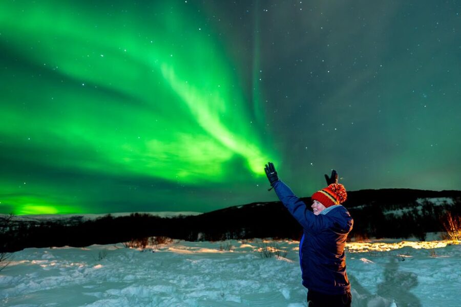 Tromsø: Northern Lights Chase Minibus Tour - The minibus ride into Arctic darkness