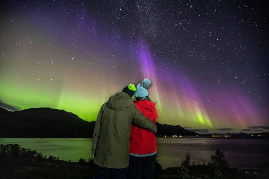 Tromsø: Northern Lights Chase with Free Photos - The first stop: finding a clear patch of sky